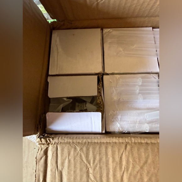 10 pack 20 oz Tall White Insulated Travel Tumbler with Clear Lid - Picture 6 of 6